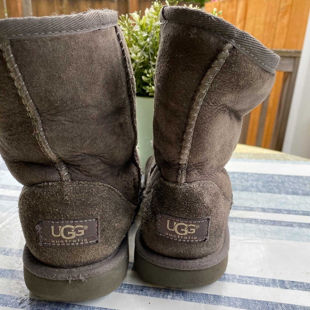 ✨ kids size 4 ugg boots ✨
